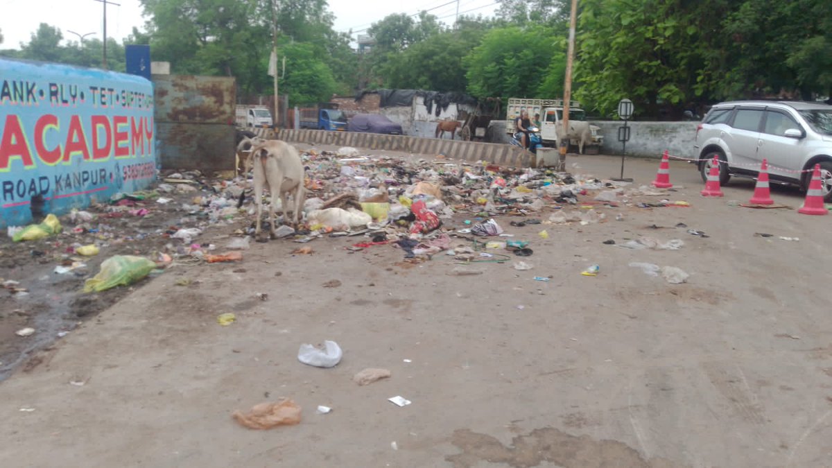 BHIS_official's tweet photo. URGENT: Illegal garbage dumping outside our school is jeopardising our children's safety and health!
@DMKanpur, we need your immediate attention to address this pressing issue. The foul odour and health hazards are unacceptable. Take action now!
#bhis #cleanschoolenvironment https://t.co/1sNwyW2Xwf