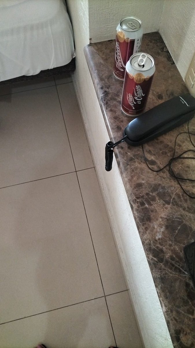 BDClientListMX2's tweet photo. EXTREMO CUIDADO!
Cuenta de TW reportada por estar tomado en el servicio, servicio sin condon, y en la denuncia de TW todavia se burla y dice que son gajes del oficio
NO ATENDER!
#AlertaDivas
Boletinado y reportado en nuestra pagina en grupos
@JavierD78179554 https://t.co/T7YMfeoLsu
