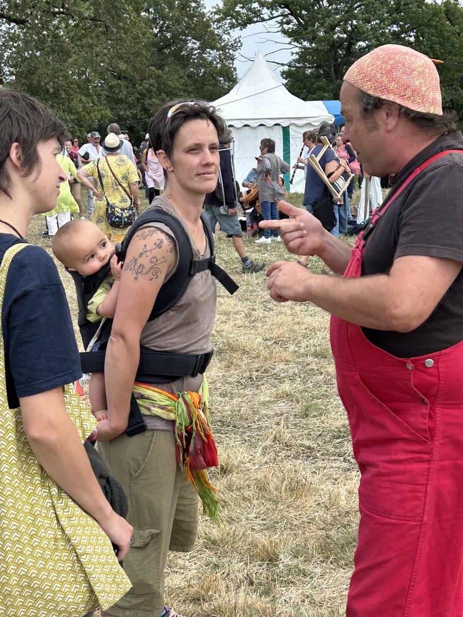 CompagnieOh's tweet image. Unité de contes tout terrain à  Planète en Fête à Ville de Jublains  un week-end marathon …De l’intime au pluriel des oreilles attentives et joueuses. Merci pour l’accueil.