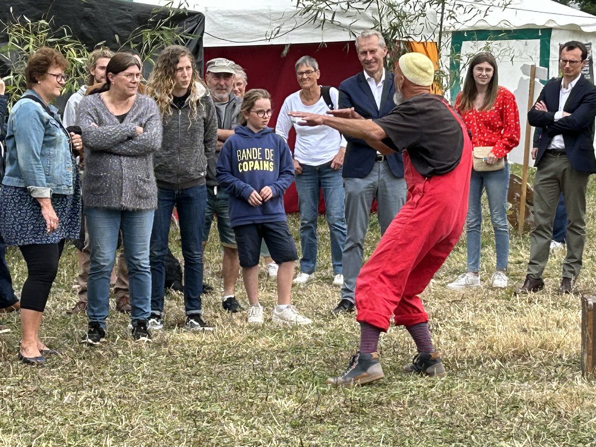 CompagnieOh's tweet image. Unité de contes tout terrain à  Planète en Fête à Ville de Jublains  un week-end marathon …De l’intime au pluriel des oreilles attentives et joueuses. Merci pour l’accueil.