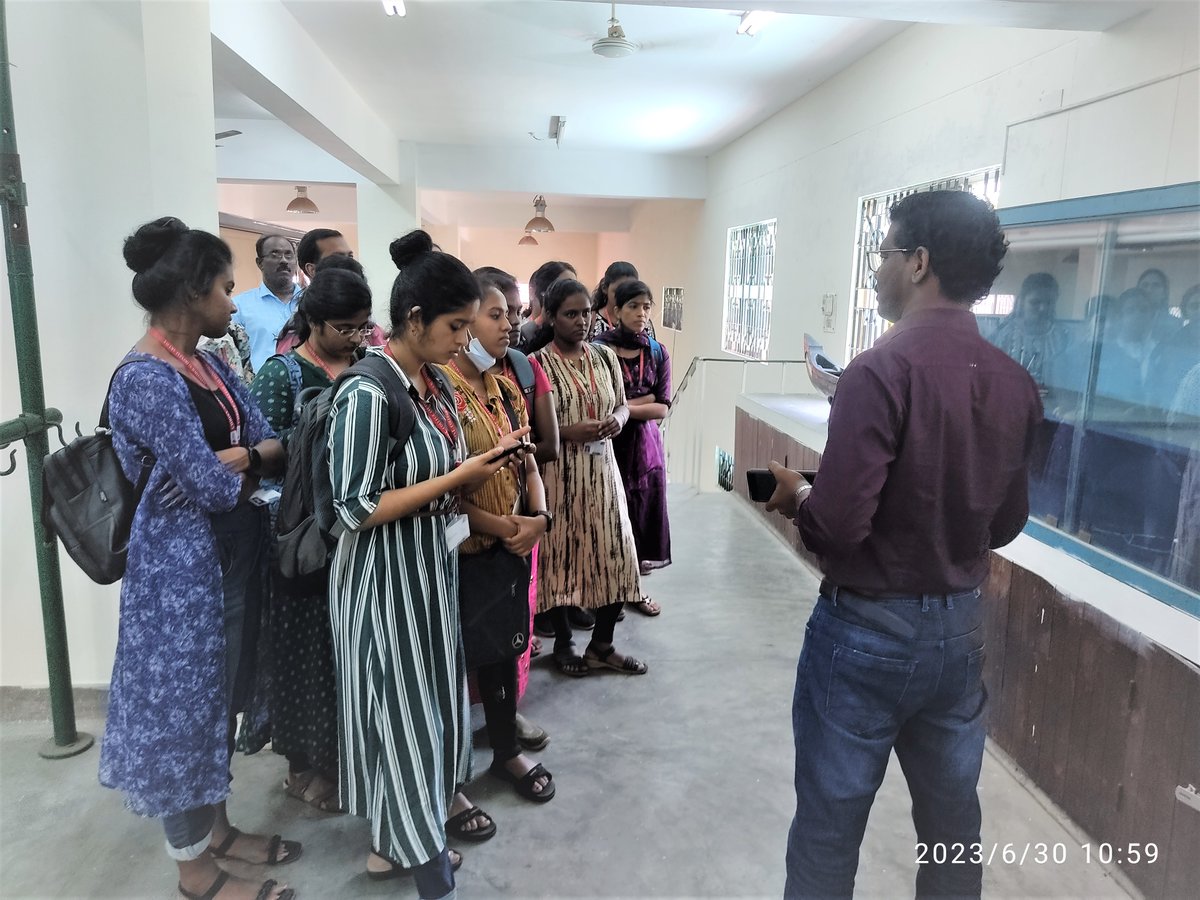 CifnetH's tweet photo. CIFNET Faculty #demonstrating activities of Fishing Technology division to MSc #Zoology students from #ChristCollege Irinjalakuda, Kerala during their visit on 30/06/23. #FishingTechnology #pmmsy @FisheriesGoI @Dept_of_AHD @EduMinOfIndia @PIB_India @Murugan_MoS @PRupala @ANI https://t.co/kWyLJ02BRg