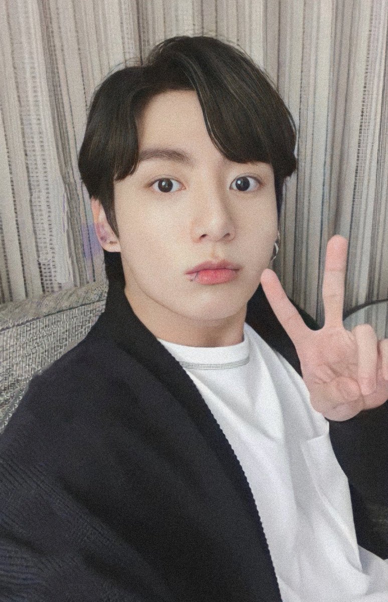 Shinemichm's tweet photo. 💌 — MENSAJE DE #JUNGKOOK CUANDO FUE LANZADA #MyYou 

"Estas emociones que me vienen a la mente cuando pienso en todos ustedes son tan desbordantes/abrumadoras que a veces, tenía pensamientos de '¿Qué pasa si todas estas cosas desaparecen? o, ¿Qué pasa si [+] https://t.co/WKyze2qGfY