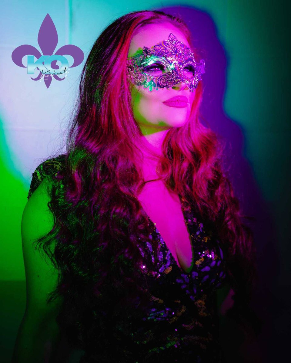 ohsomariawebs's tweet photo. [2022] - Impact Wrestling Photoshoot: 
Mardi Gras

#mariakanellis #knockouts https://t.co/5RJOL4OXkE
