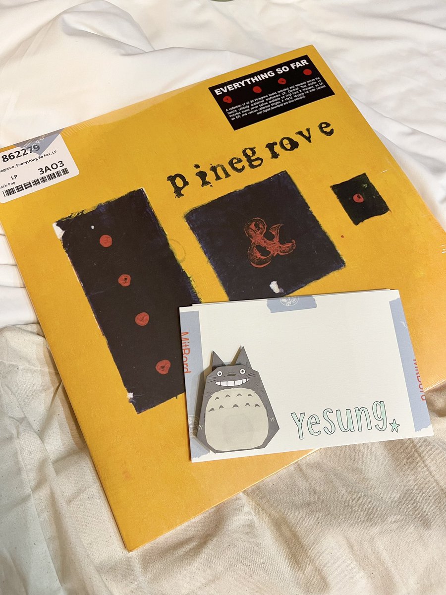 lurkerkc's tweet image. Obviously I ~know~ Yesung has the LP bc I personally (!!) gave it to him last week at mobit but the instastory means he has it HAS IT 🤣 Could it be the “new music” he was listening to at dawn? Can only hope haha, delulu here. Pretty sure the band is new to him tho #YESUNG #예성