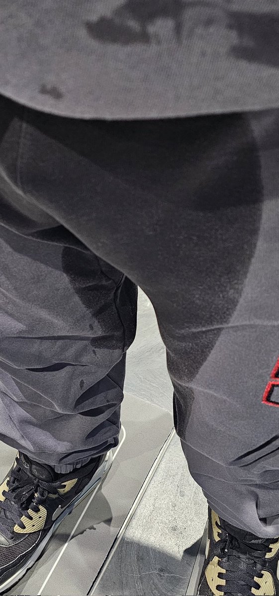 Mmm nice warm piss in my trackies