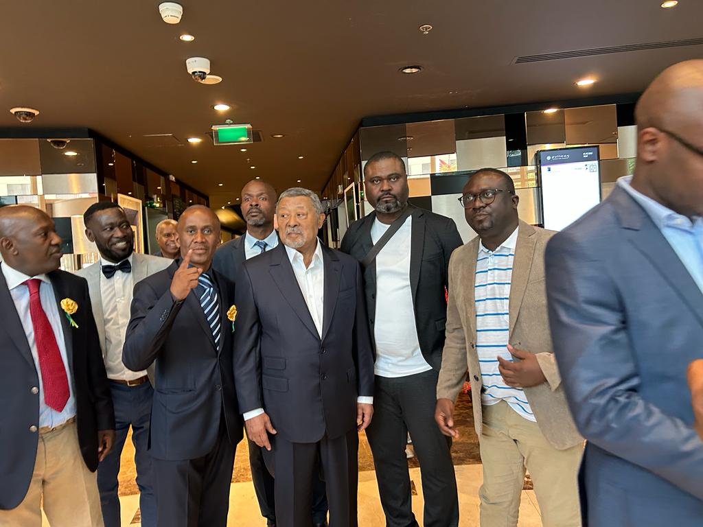 🔴 Le Président Jean Ping rencontre la diaspora gabonaise dans sa diversité le 1er Juillet 2023 à l'hôtel #Pullman Paris La Défense 

#PourNosMartyrs
<a href="/mariamalagardis/">maria malagardis</a>
<a href="/FranceInsoumise/">La France insoumise</a>
<a href="/libe/">Libération</a>
@un 
<a href="/Sebastien_Nadot/">NADOT</a>
<a href="/JLMelenchon/">Jean-Luc Mélenchon</a>

#Gabon 💚💛💙