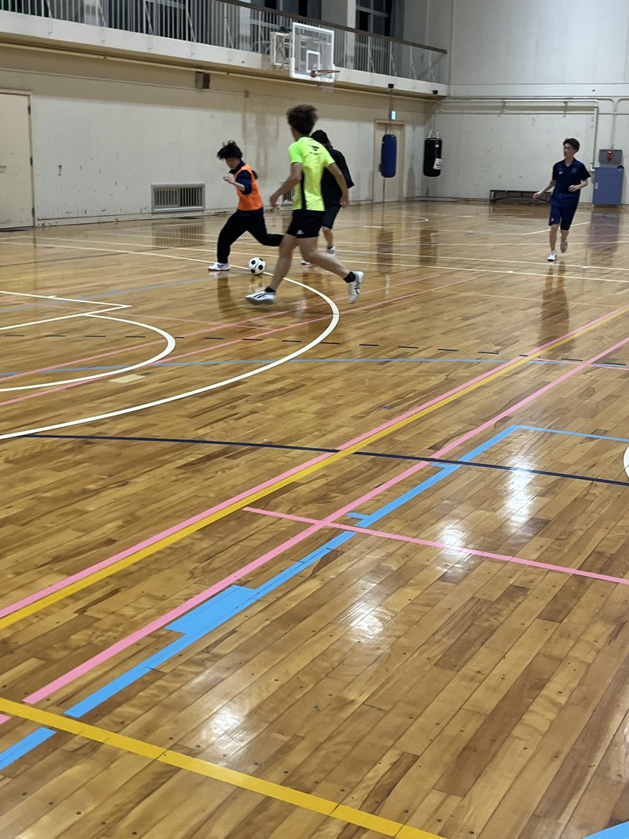 saru_begin11's tweet photo. 活動報告7/2(日)📍第一体育館

今日は新しく1年生が2人体験に来てくれました！有難うございました⚽️❤️‍🔥

今回は12人のメンバーで、6vs6でゲームをしました！
新しくきてくれた2人は、初心者ながらも点を決めてくれて大活躍でした✊
おかげでみんなもっと楽しめたと思います！

次の活動は7/23です！ https://t.co/OECO7lWoH8