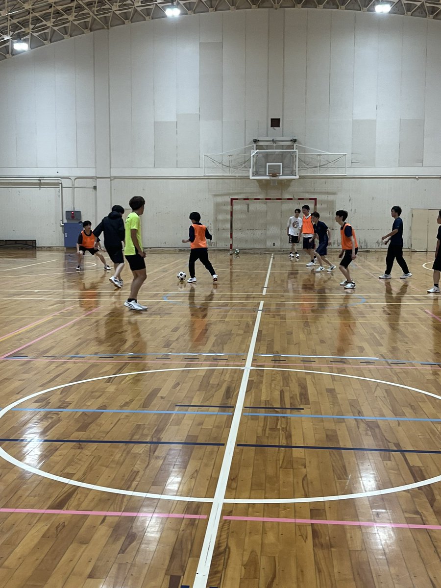 saru_begin11's tweet photo. 活動報告7/2(日)📍第一体育館

今日は新しく1年生が2人体験に来てくれました！有難うございました⚽️❤️‍🔥

今回は12人のメンバーで、6vs6でゲームをしました！
新しくきてくれた2人は、初心者ながらも点を決めてくれて大活躍でした✊
おかげでみんなもっと楽しめたと思います！

次の活動は7/23です！ https://t.co/OECO7lWoH8