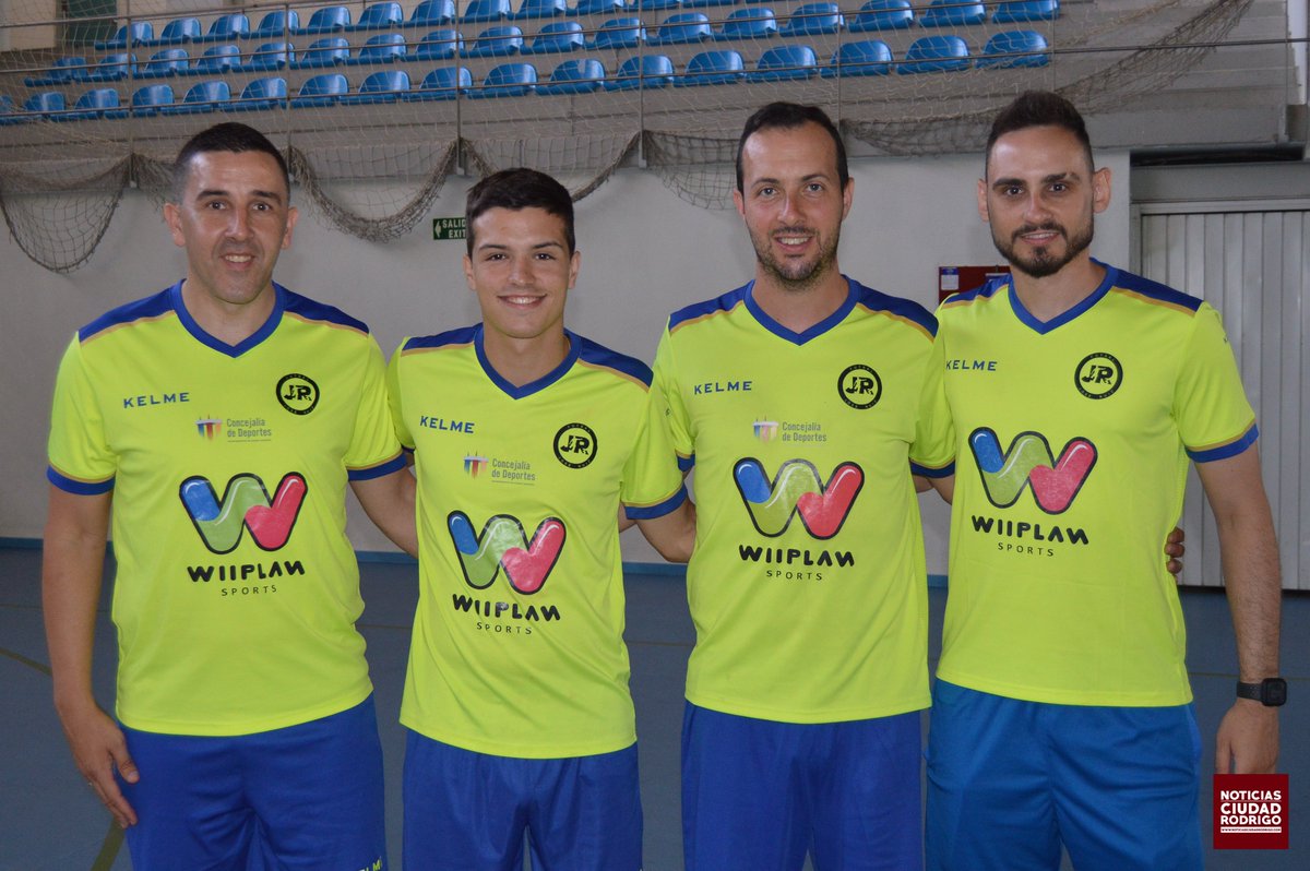 José Ruiz, ex-jugador de fútbol sala, sobre los participantes del campus: «Es impresionante ver lo que mejoran de un año para otro»

noticiasciudadrodrigo.com/2023/07/03/jos…