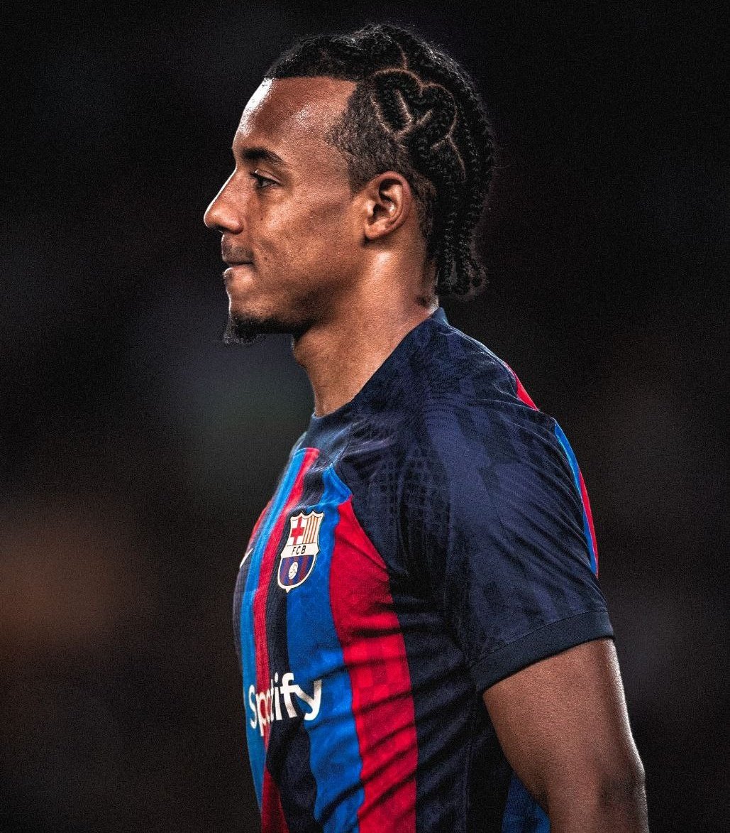 ManagingBarca's tweet photo. 🚨🚨💣| BREAKING: Jules Koundé will be FC Barcelona's right-back next season! Xavi has convinced him. @La_SER 🔵🔴✅ https://t.co/23TpexabTj