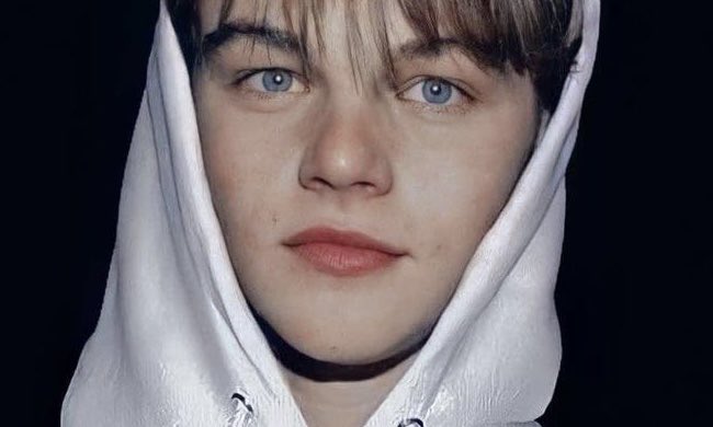 90sのLeo様ってどんな時も解き放ってる輝きとオーラで眩しい。まっすぐな青い目がもう沼。