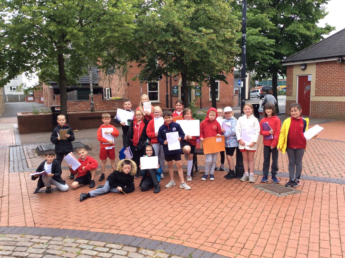 MIssBai69392016's tweet photo. #year4 #wowweek #joeysgeography. We headed to Staveley Market Place to collect data for our geography field study. @stjs_staveley https://t.co/4lqOBdNgqB