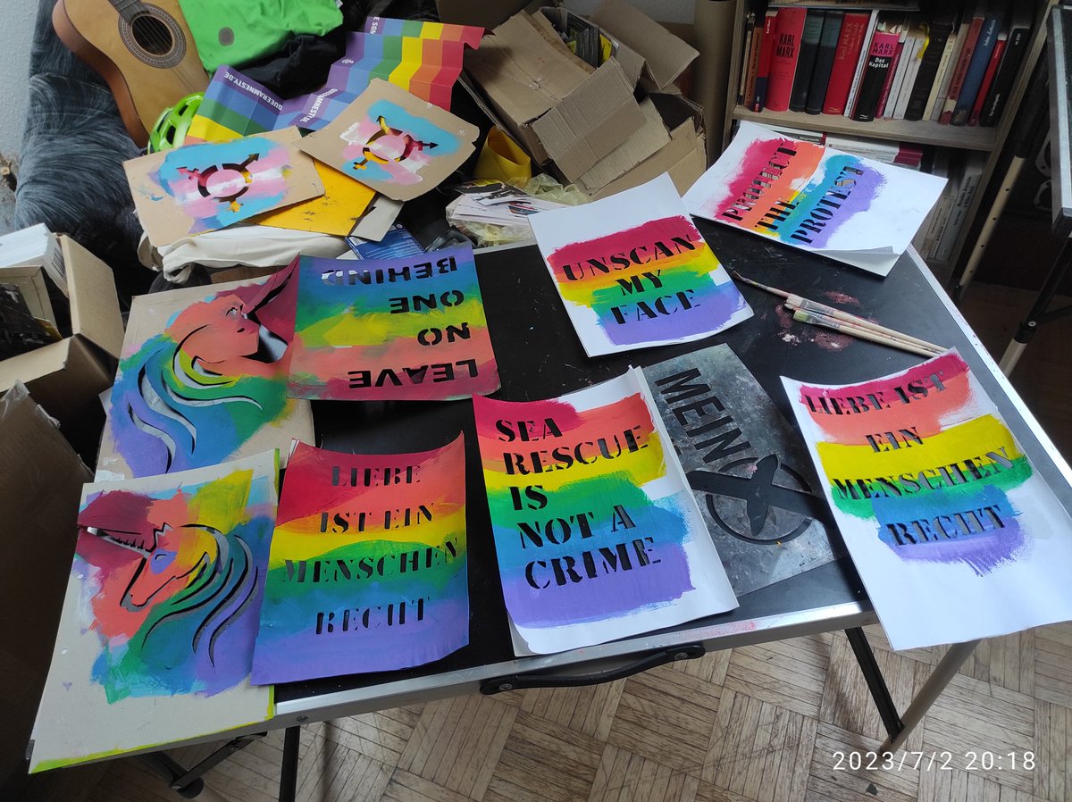 LeipzigaiMRB's tweet photo. Wir waren gestern fleißig am vorbereiten für den #CSD in #Leipzig https://t.co/qBNJWfPLzW