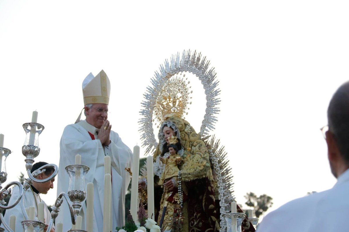 Nuestra Señora de Gracia, patrona de <a href="/Ayto_Gelves/">Ayuntamiento Gelves</a>, coronada 👑🇻🇦 archisevilla.org/nuestra-senora…