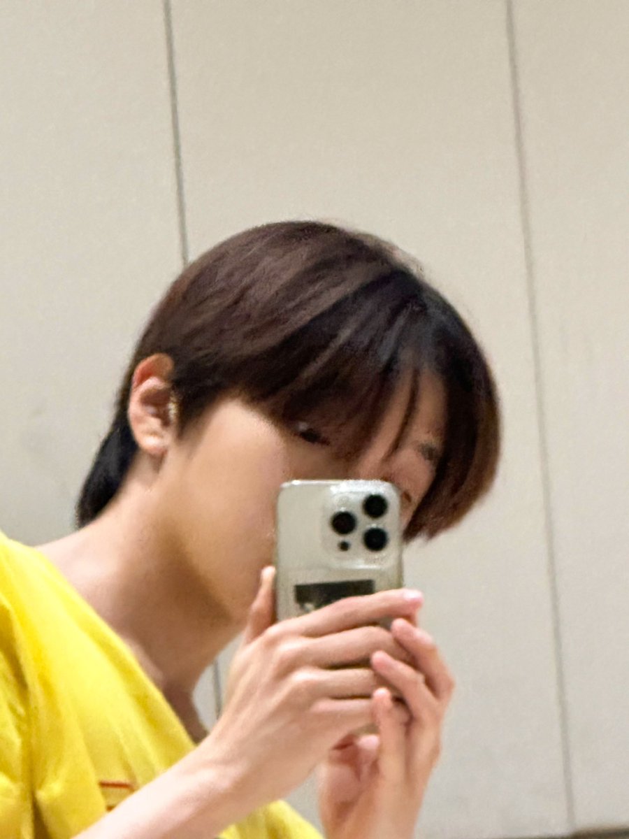BOYNEXTDOOR_twt's tweet photo. I hate this summer day ~ 😄 

#BOYNEXTDOOR #운학 #WOONHAK https://t.co/pCTtkaw9hj