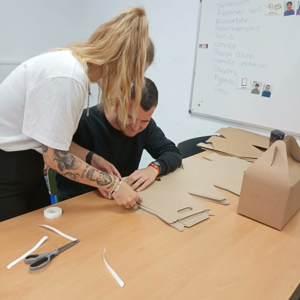 asociacionpauta's tweet photo. TETERUM: Teterum sigue apostando por el buen trabajo de las mujeres y hombres de Pauta.🫖👏👏.
#teterum
#empleopersonalizado 
#trabajodiscapacidad 
#autismoempleo https://t.co/o4pl9jX414
