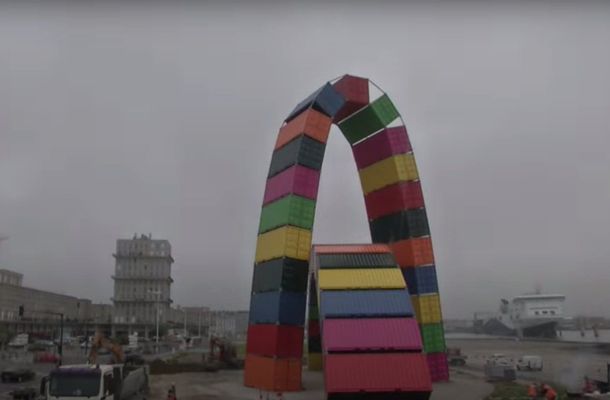 PhilspaceLtd's tweet image. 🎉 To commemorate the 500th anniversary of the French city Le Havre, Vincent Ganivet used shipping containers to create an iconic sculpture!

Watch this video to see his work in action: youtu.be/1eWRsghv5XQ?ut… 

#ContainerArt #ContainerSculpture #ShippingContainer