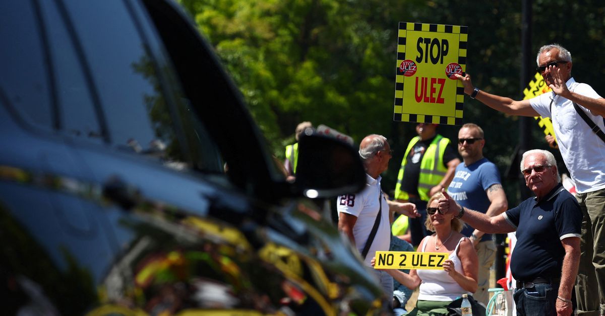 London's expanding clean air zone sparks economy-vs-environment row reut.rs/43e1Y3k