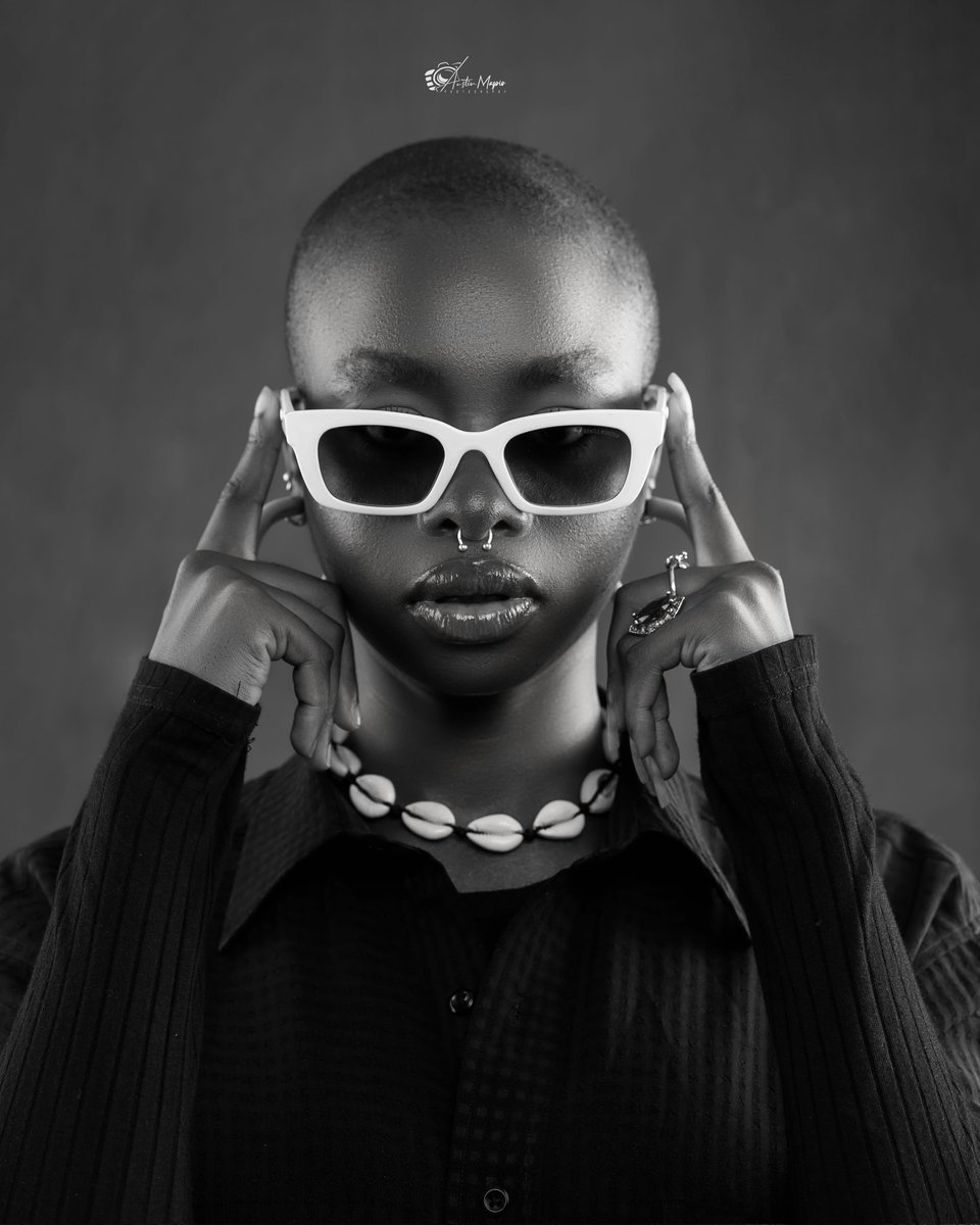 AustinMapis's tweet photo. Feed your eyes with some lil sweet portraits 🥱😌.
. Austin mapis photography
.
.
#photography #photoshop #lightroom #canonphotography #vogueteam https://t.co/Nryymh3Z2y