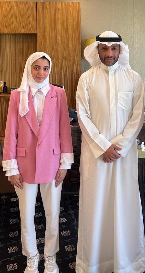 تشرفت اليوم بلقاء السيد مرزوق علي الغانم ، وأتقدم بجزيل الشكر وعظيم الامتنان على تكفله بتحقيق حلمي بدراسة الطب البشري 🙏🏻 
وأعِدكم بالاجتهاد والمثابرة لخدمة الكويت و شعبها الإنساني الذي شملني بدعائه ولطفه🤍. <a href="/MarzouqAlghanim/">مرزوق الغانم</a>