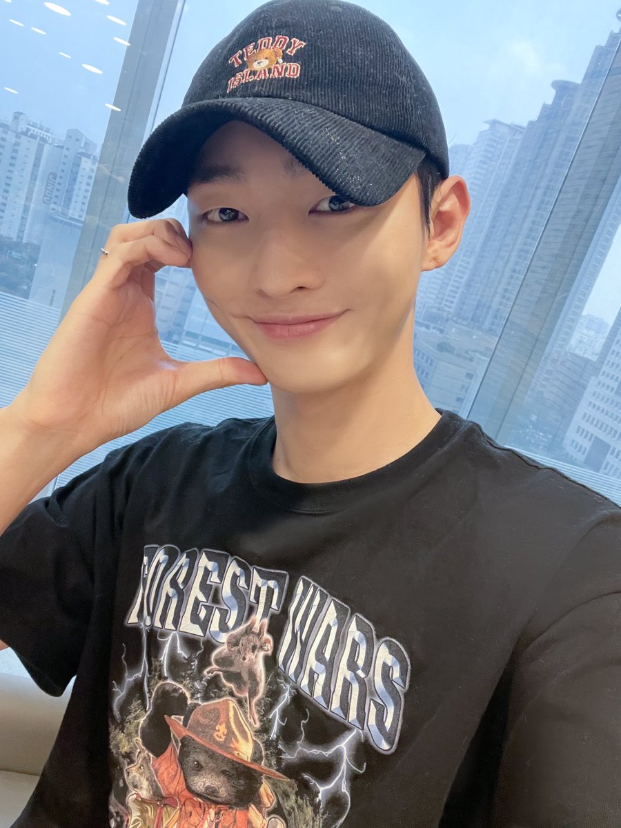 윤지성 (Yoon Jisung) Official tweet media