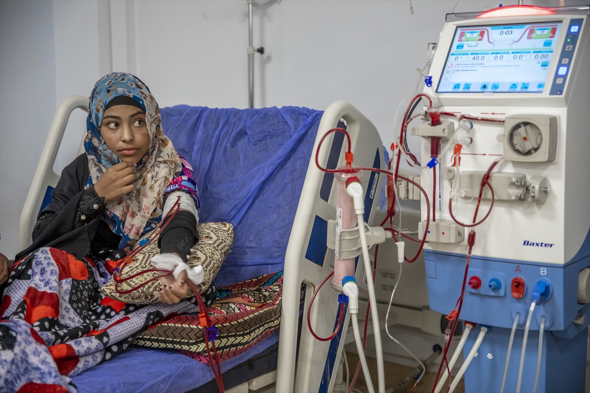 #Irak'ın Musul kentinde altyapı, havalimanı, kanalizasyon ve su arıtma sistemleri gibi birçok sektörde faaliyet gösteren #Türk şirketleri açtıkları diyaliz merkezleriyle Iraklı hastalara sağlık alanında da hizmet sunuyor.