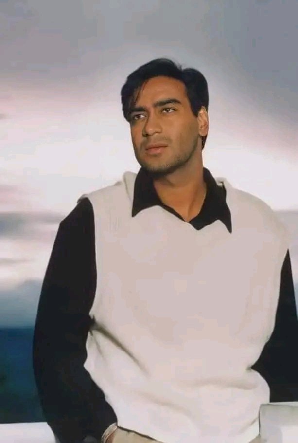 AwuduBombay2's tweet photo. It's So Sad How #Kajol Continue To Disrespect Her Own Husband #Ajay_Devgn.
Kajol: Chose Shah Rukh Khan When Asked About The Person She Would Nominate To Defend Her If She Gets Into Any Fix.
Kajol: #SRK Is The Most Perceptive He Intuitively Understands Her Discomfort…’! https://t.co/shV1xr5nZS