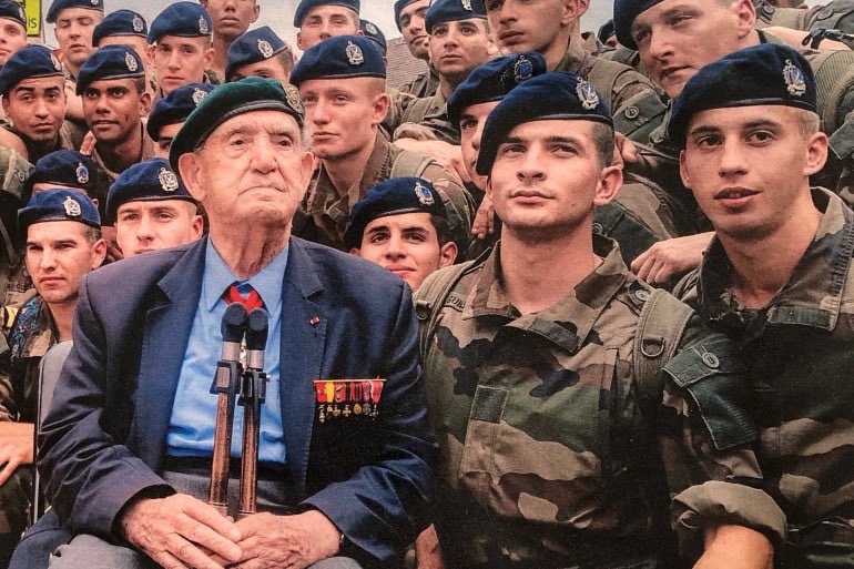 J’apprends à l’instant la disparition de Léon Gautier, 100 ans, le dernier survivant du commando 🇫🇷 des fusiliers marins de Philippe Kieffer, qui avait débarqué sur les plages de Normandie en juin 1944. C’était un passeur de mémoire vigilant. Qu’il repose en paix.