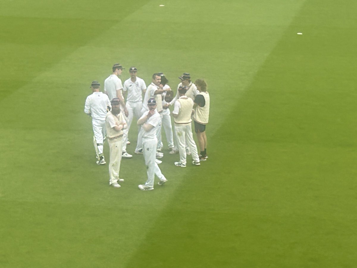 Timely wicket right on drinks. Time for a barley water…