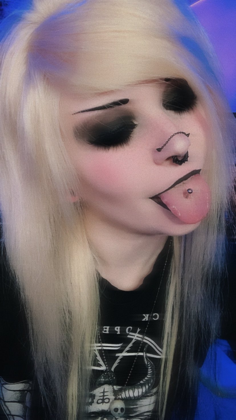 💎CatastropiClarawr💎 on X: 🖤I'm back!🖤 37% of FFXVI to go! Can we  finish it today?! Join us on Twitch NOW!💜💜💜 t.coWL3MPo8qku  #tonguepiercing #ahegao #emogirl #emomakeup #rawrxd  t.coQSismjV3mE  X