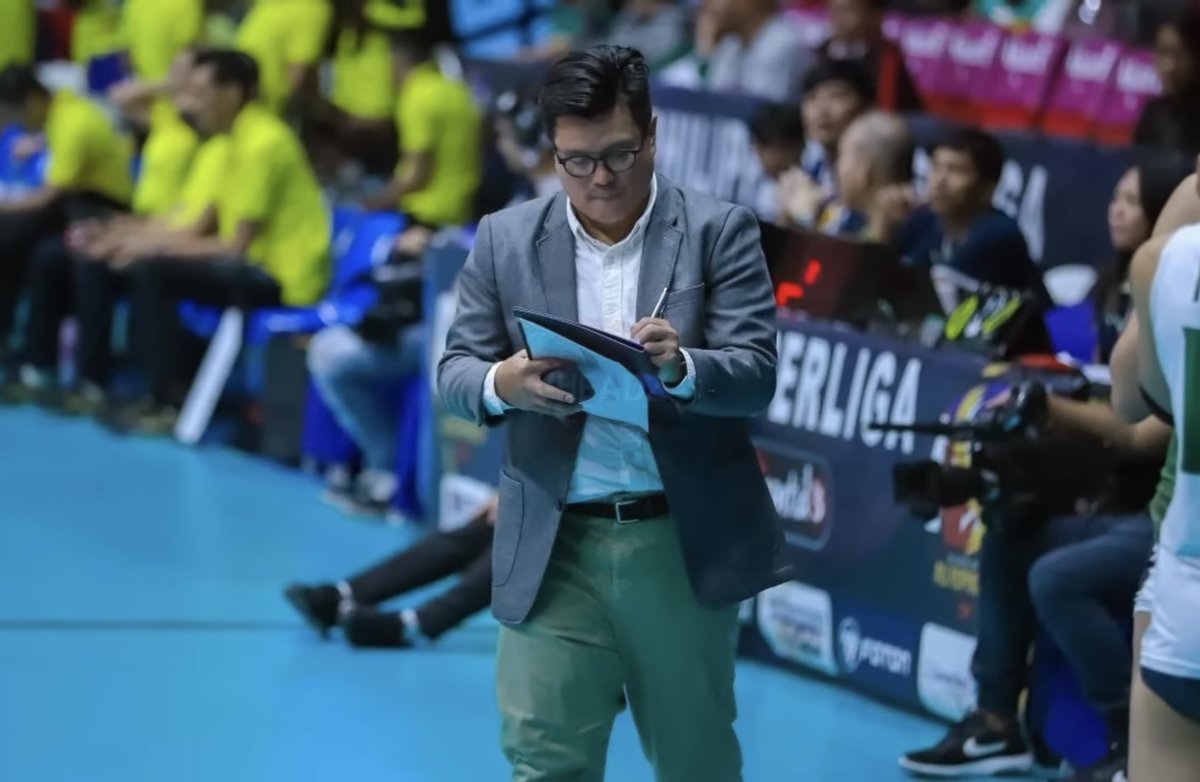 COACH BABES CASTILLO Multi-awarded coach Head Coach of the Ateneo Junior Teams With the establishment of Ateneo’s very own junior teams, Coach Babes becomes the first head coach of the Ateneo Blue Eaglets (volleyball). Welcome to Ateneo, Coach Babes! One Big Fight! 💙🦅