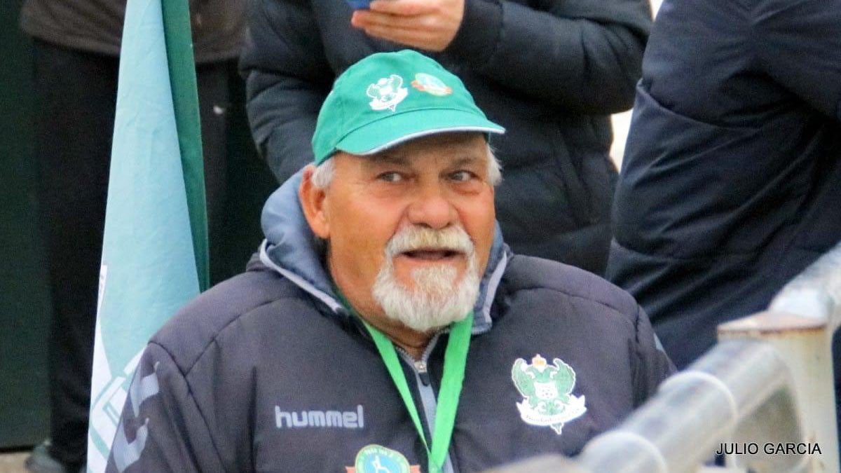 Hoy es un día muy triste para toda la familia verdiblanca. Ha fallecido uno de los seguidores más fieles, nos ha dejado Teo.

Desde allí arriba seguro que ayudarás a conseguir los objetivos de tu Toledo.

Descansa en paz 🖤