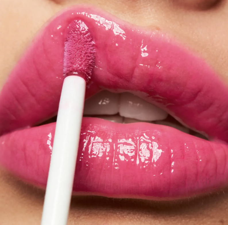 DebbieCarterUK's tweet photo. A lip shade for every occasion, every look and every skintone 💋💄
https://t.co/5pMmthOYqM Can't find what you're looking for? call/text BUY AVON to 07397977778 and I'll be in touch 😊 #AvonUK #avonbrochure #buyavon #orderavon #AvonCosmetics #Avon https://t.co/VQSfF0fDQR