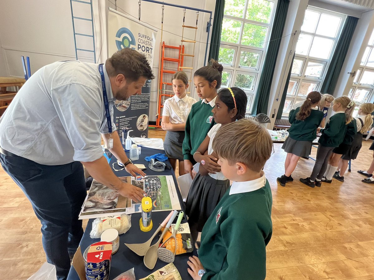 SETFelixPrimary's tweet photo. Enjoying the World of Work exhibits! #primaryschool #community #worldofwork https://t.co/U0X59q5aw3