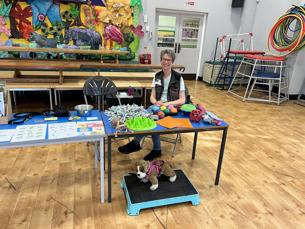 SETFelixPrimary's tweet photo. Just some of our exhibitors from Friday’s World of Work event. #primaryschool #community #worldofwork https://t.co/4jYOdHxdIM