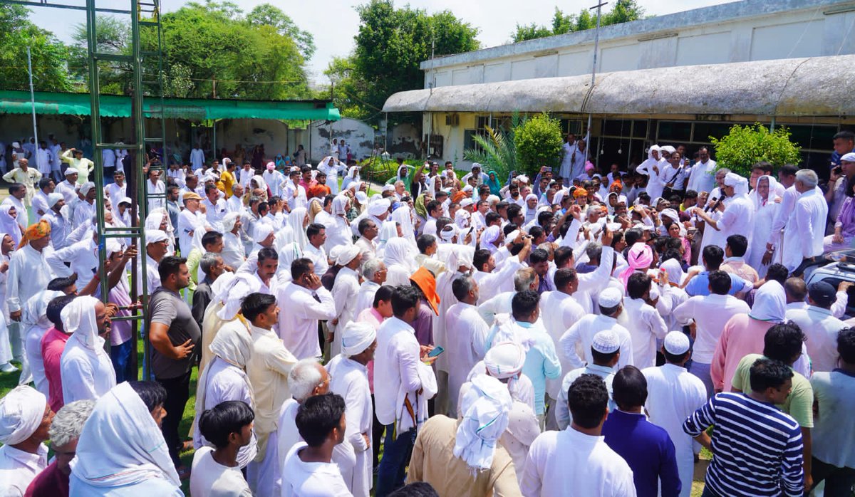 DeependerSHooda's tweet photo. 9 जुलाई को भिवानी में होने वाले 'विपक्ष आपके समक्ष' कार्यक्रम की तैयारियों को लेकर आज चरखी दादरी में कार्यकर्ता बैठक की |

'विपक्ष आपके समक्ष' जनता के मुद्दे और उनकी समस्याएं उठाने, जन-आवाज को सरकार के कानों तक पहुंचाने का एक मंच है 

जो प्रदेशभर में लगातार जारी है ||

#विपक्ष_आपके_समक्ष