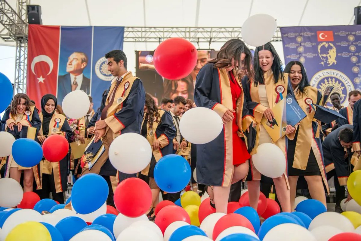 🎓#AnkaraÜniversitesi’2023 

Ankara Üniversitesi Uygulamalı Bilimler Fakültesi 2022-2023 mezunlarımıza yaşamlarının yeni dönemlerine adım attıkları böylesi bir günde başarılar diliyoruz. 

<a href="/auubfgayrimenk1/">AÜ UBF Gayrimenkul Geliştirme ve Yönetimi Bölümü</a>
#EnİyisiAnkaraÜniversitesi