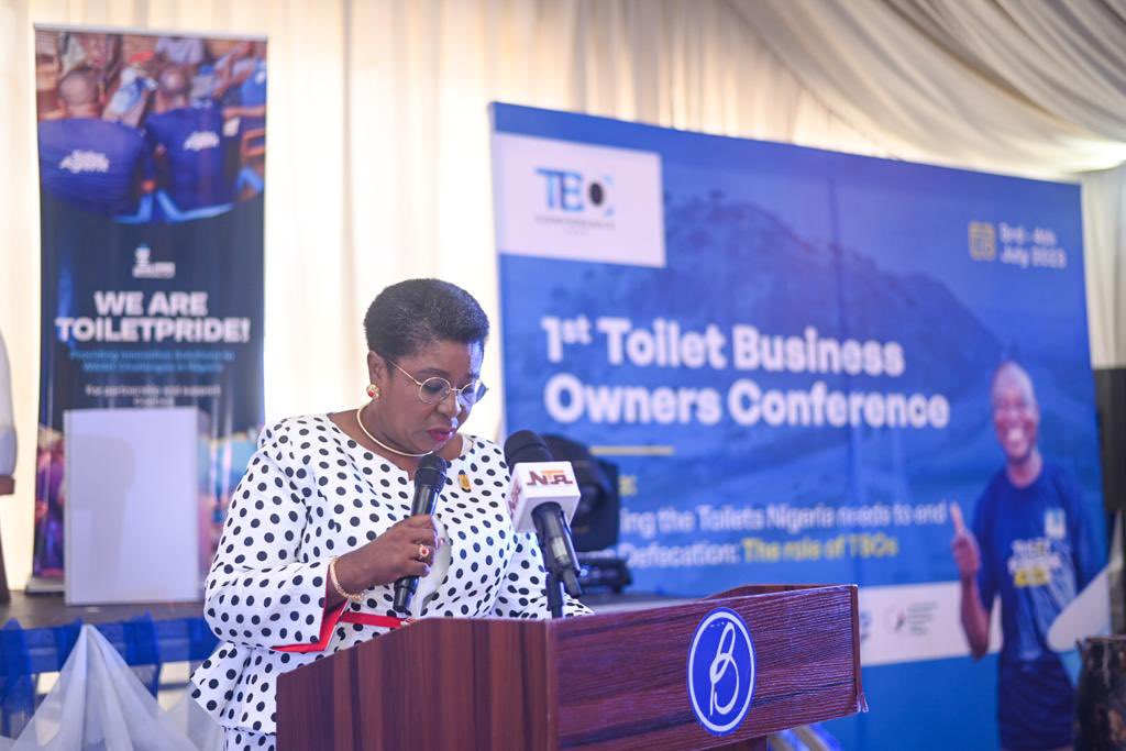 UNICEF_Nigeria's tweet photo. 11 million toilets to achieve open defecation free status by 2025!
Who would provide the toilets Nigeria needs? - Toilet business owners are the answer to the pressing national sanitation emergency. - @JaneBevan13 Chief of WASH, UNICEF Nigeria, at the inaugural #TBO Conference https://t.co/pP0XBu47WV
