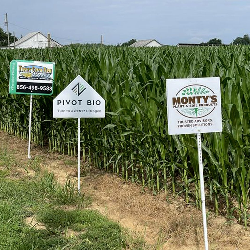 montysplantfood's tweet photo. Turkey Creek Ag in New Jersey. Monty’s Liquid Carbon has corn looking great.
https://t.co/iO0WkjBf5h
#humictechnology #soilhealth #humicsleader #nutrientsolutions https://t.co/oZwX8BzRyY
