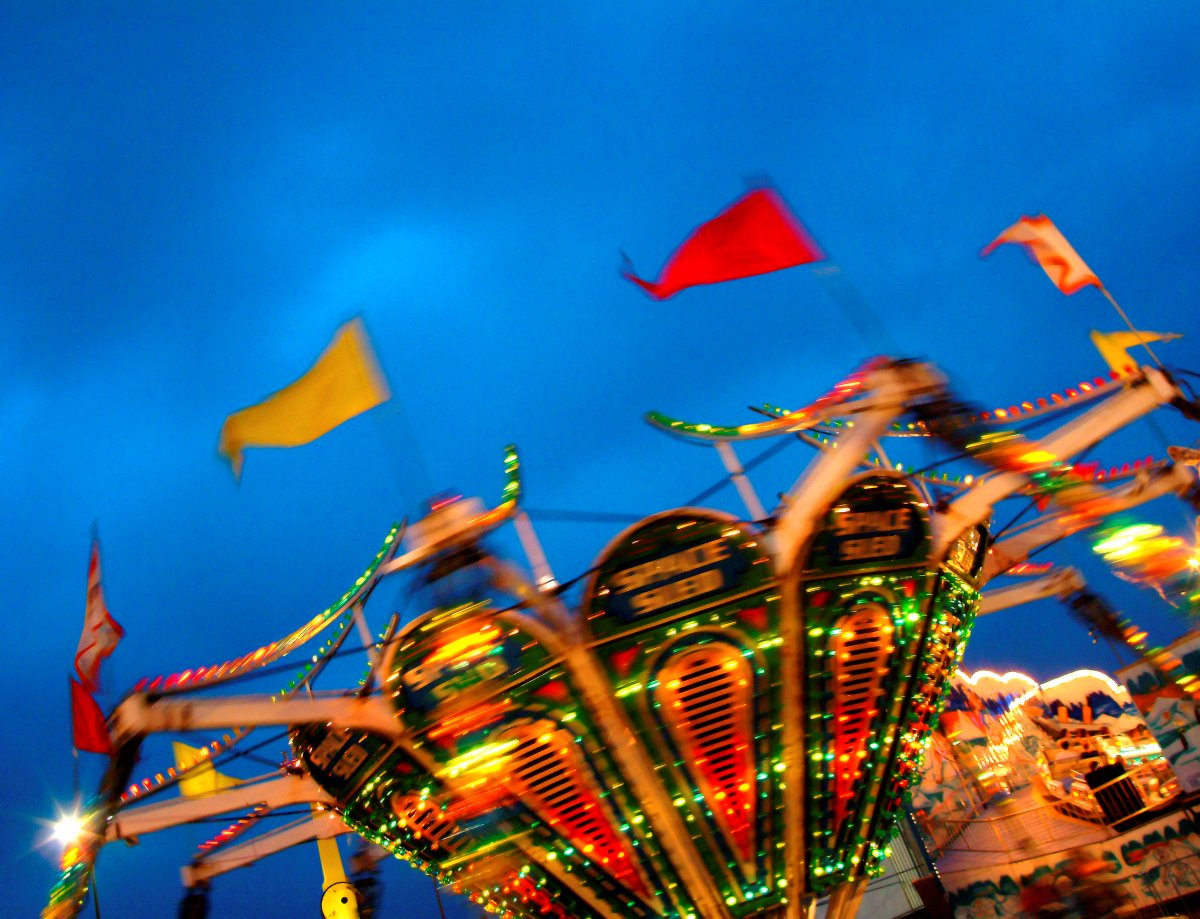 Fair season is here &amp; with all the #walking, we think we'll burn the extra calories of our favorite foods. Well...maybe. DYK you'll have to walk 3 miles for a funnel cake? No worries, with some planning, it’s possible to fit in many favorite fair foods. ow.ly/VXhx50OY2Se