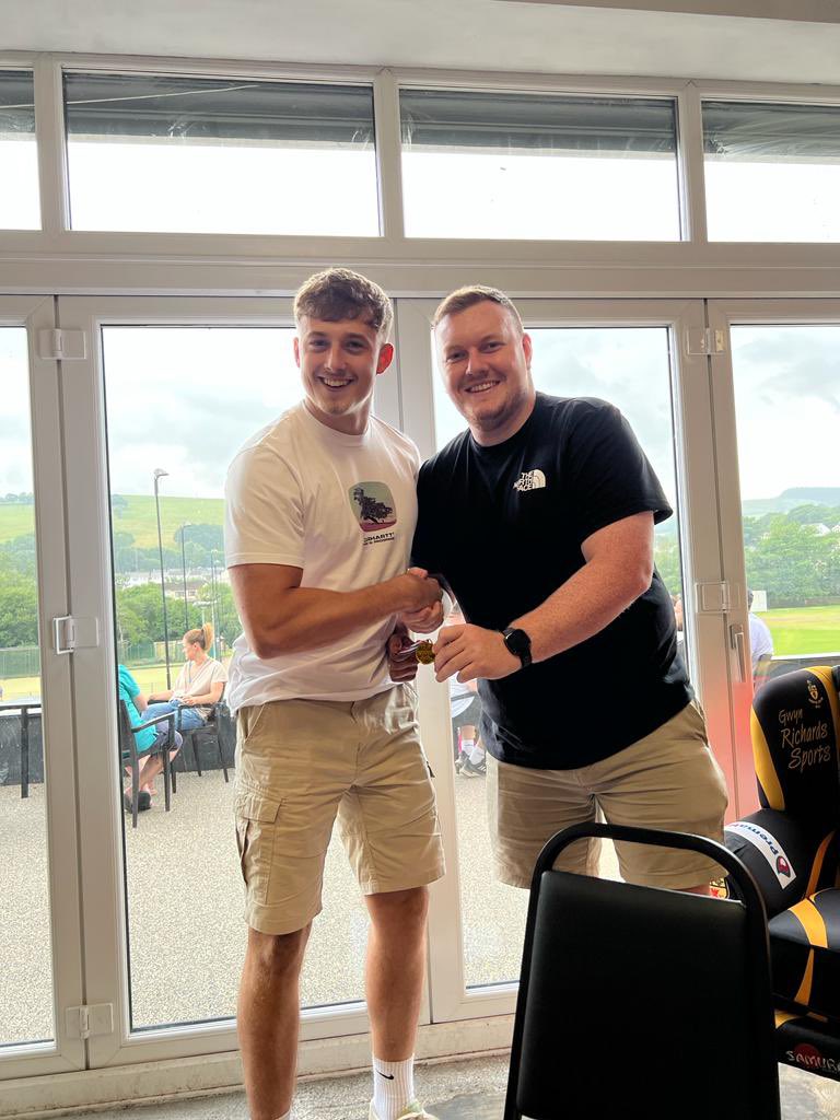 Great day at the club Saturday for players day. 
Big update on tour 👀 
Pub quiz 🍺 ✍️ 
And players awards 🏆 
Try of the year going to Dewi Freeman 
And players’ player going to Callum Power! 
With Smurf picking up a few coaches bogey awards 👀 
Well done lads!🖤💛