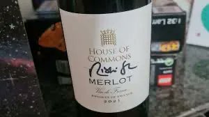 HackneyAbbott's tweet photo. Our multi-millionaire  prime minister Rishi Sunak donates just one £10 bottle of wine to his local school https://t.co/3q8A1ydHLf