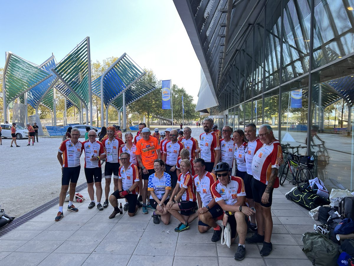 Neilstillcanrun's tweet photo. I thought I had done the running but it seemed I hadn’t when I met up with the cyclists in Barcelona ! https://t.co/aWkWYjiB4e