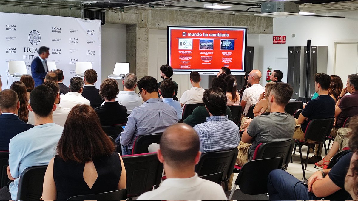 Socialniuscom's tweet photo. Ojo a las palabras de Sejal Ravji partner de @Cardumencapital en Foodtech #OpenINN @hitechucam “El sector alimentario de nuestro país ocupa el cuarto lugar a nivel europeo y décimo a nivel mundial. Estamos ante una oportunidad única”. Crack Sej!!! https://t.co/0zhqKyFawc