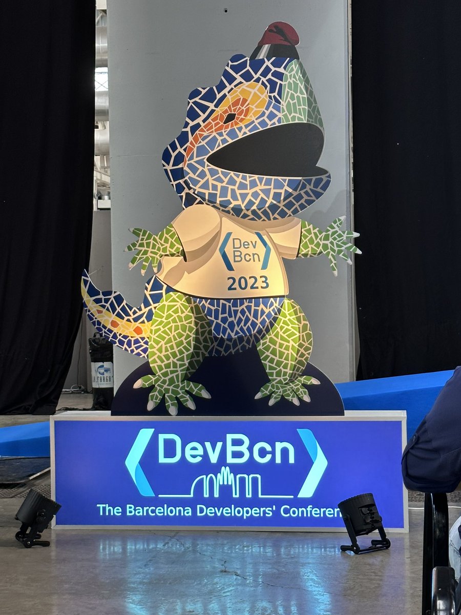 virtualized6ix's tweet image. Welcome to #devbcn23 👏🏽👏🏽👏🏽

Excited to be here catching all the vibes🇪🇸😍

Are you here?! Catch my workshop!!!

➡️➡️➡️ Networking Foundations for Developers 🤩👩🏽‍💻🧑‍💻👨🏻‍💻🧑‍💻👩🏾‍💻
(Wed @ 9am CEST!!!)