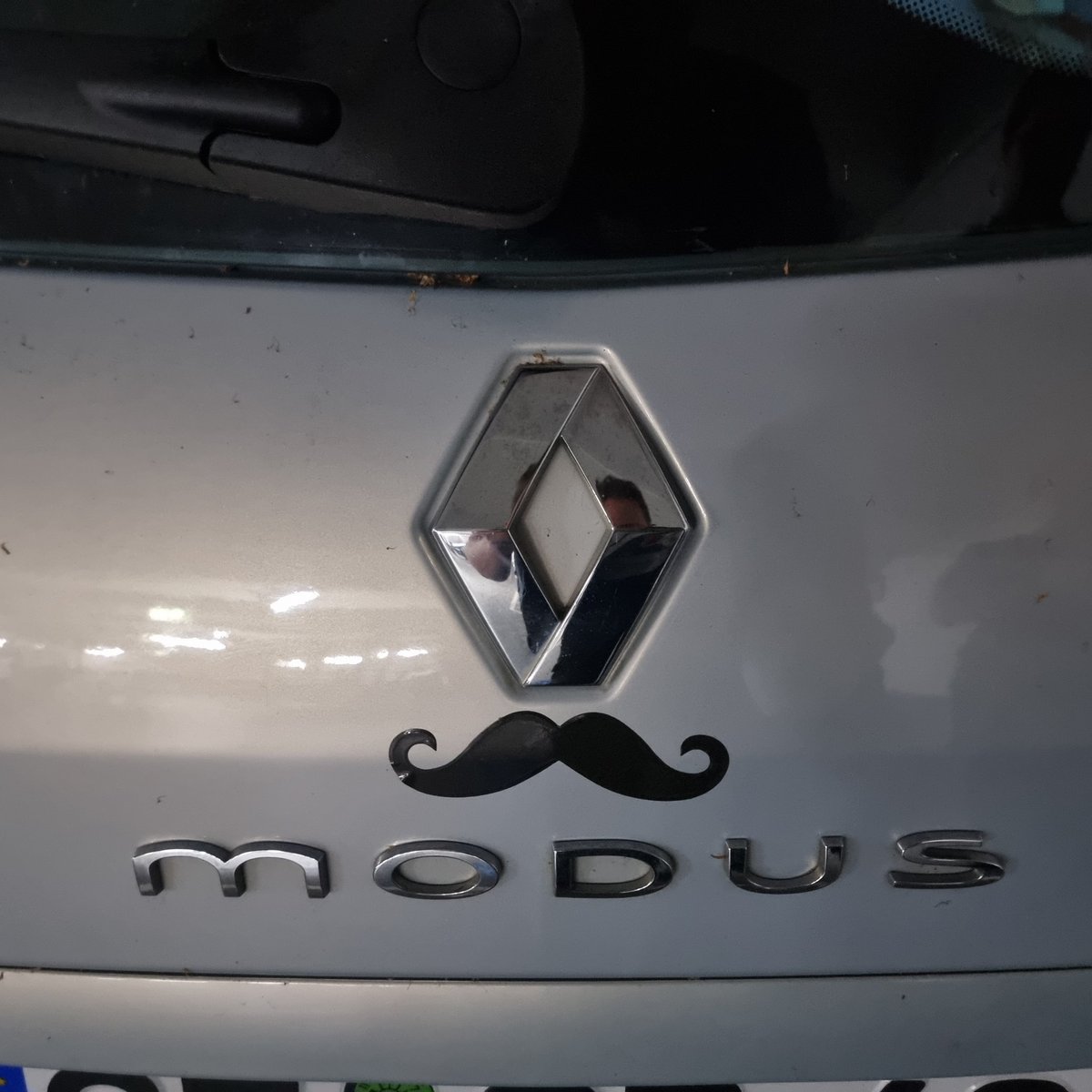 solusdracus's tweet photo. @moodrush Carl-Torsten (Unser Auto) freut sich über den Aufkleber von euch xD  und er steht ihm einfach zu gut https://t.co/PYP68xVeMg