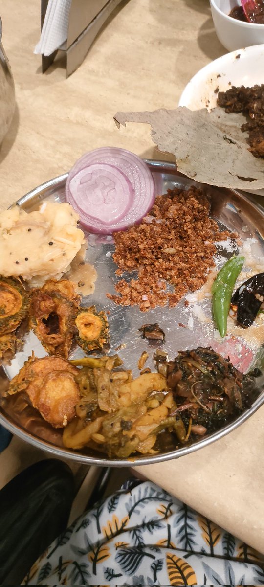 rath_renuka's tweet photo. #foodexplore
#foodblogger
#foodpic
#resturantreview
#pakhala
#chingudipoda
#kalarachips
#alubharta
#badichura
#khordhadiary
#foodphotography
#odiafoodie
#followme
Location 📍
Hotel samrat khordha highway https://t.co/unK5Q1B37G