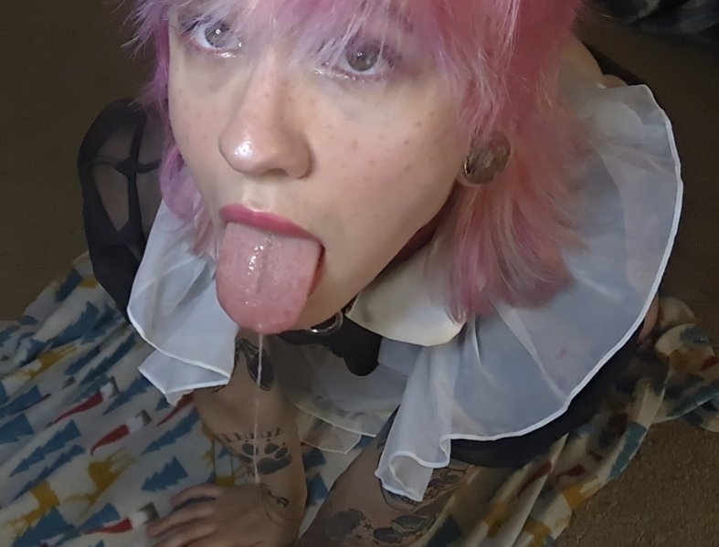 FemboyTrans's tweet photo. So eager to please you 🙏🥺 #femboy #onlyfans #kinky #sexymaid https://t.co/NVkiFLteYD