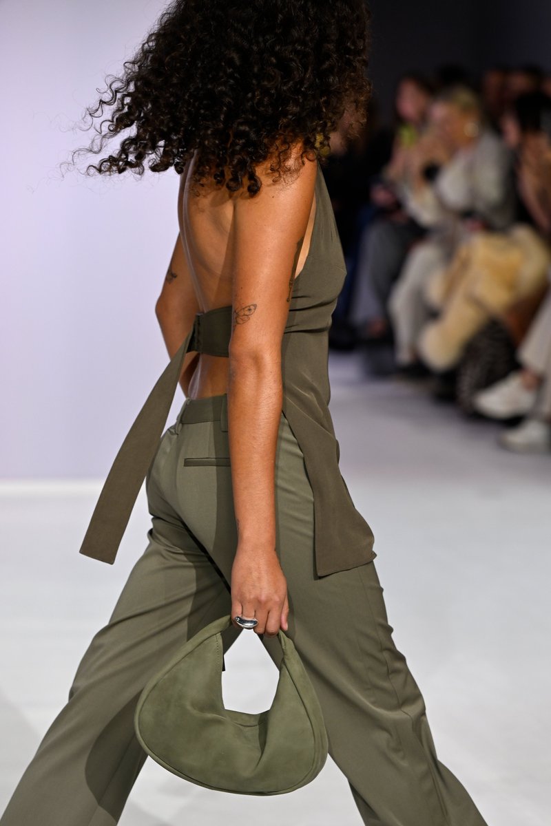 Australian Fashion Week tweet media