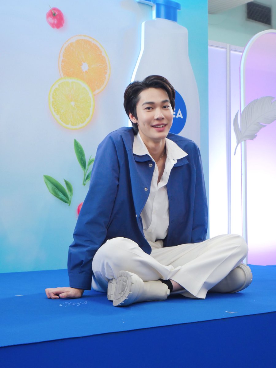 ysirirut's tweet photo. เมื่อเจ้าสำนักพบปะกับลูกศิษย์ 😂 
@dew_jsu  #dew_jsu https://t.co/J6fAlAMu5B